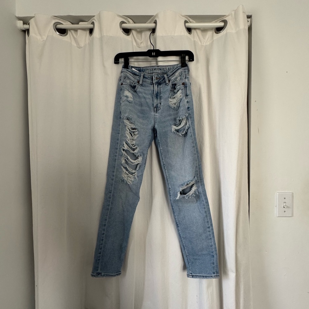 American Eagle Distressed Women's Mom Jeans size 000